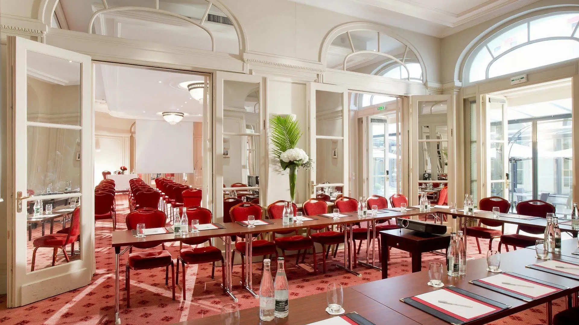 California Champs Elysees Hotel 4*