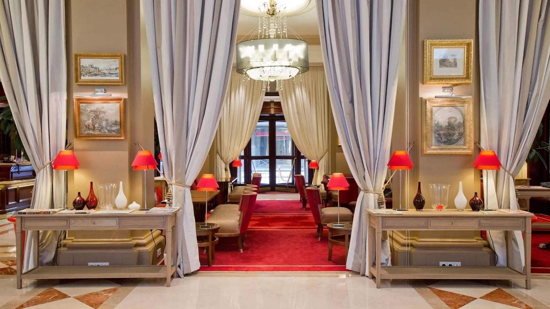 Hotel California Champs Elysees 4*