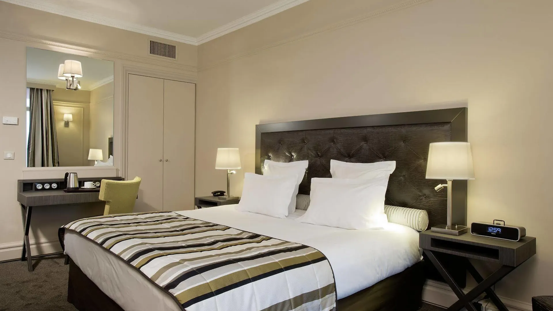 Hotel California Champs Elysees