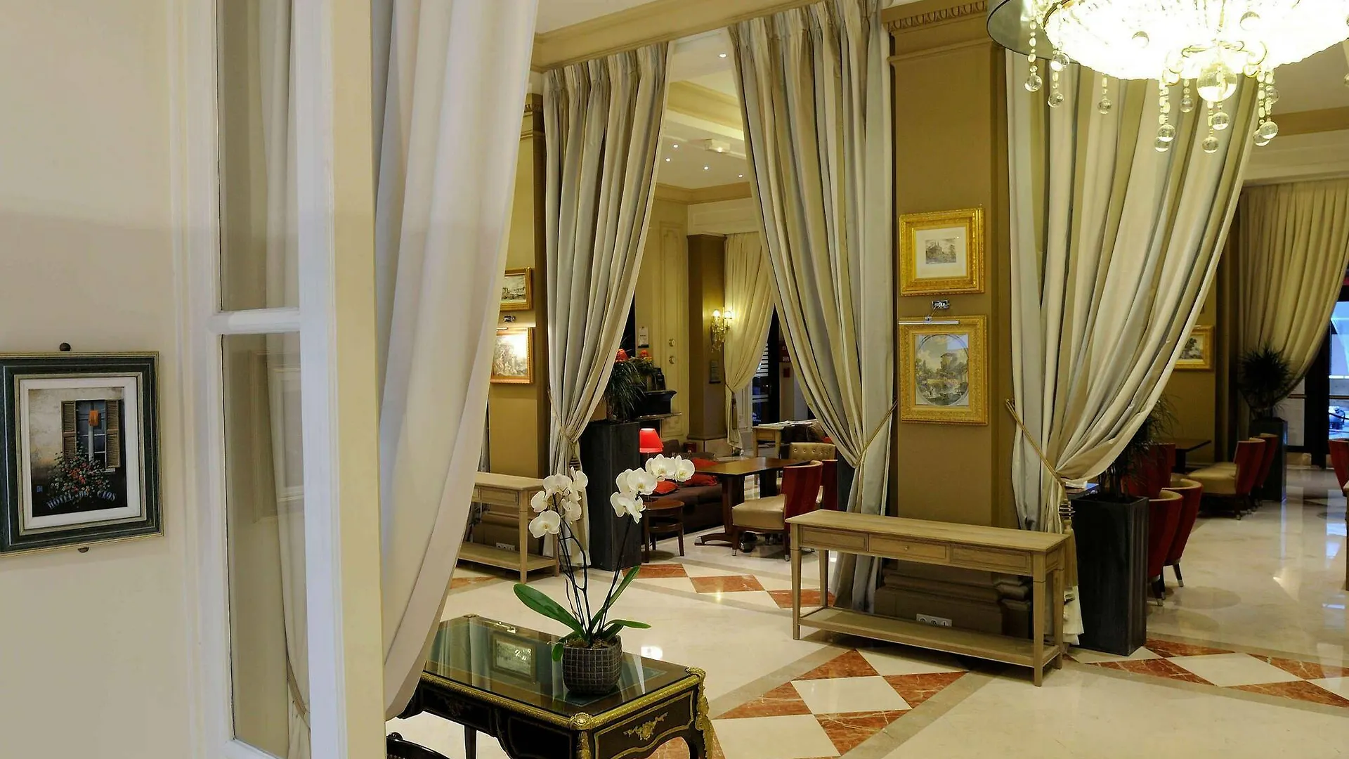 California Champs Elysees 4* Paris