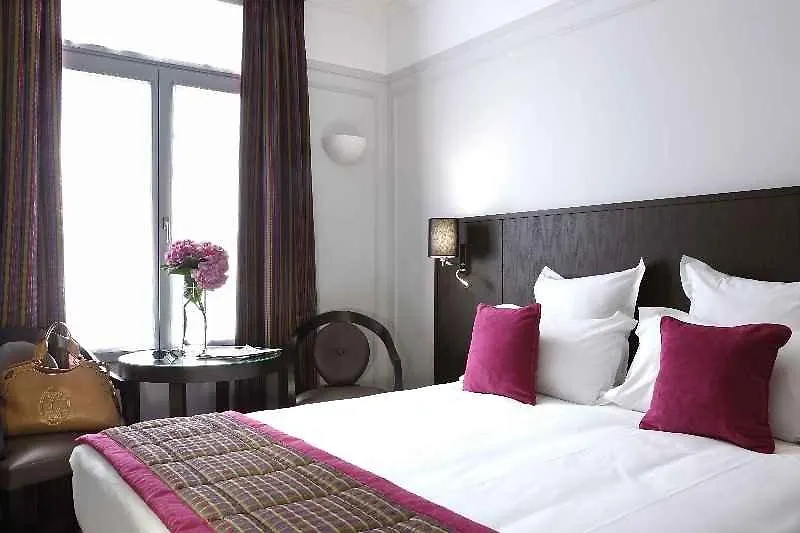California Champs Elysées Hotel 4*