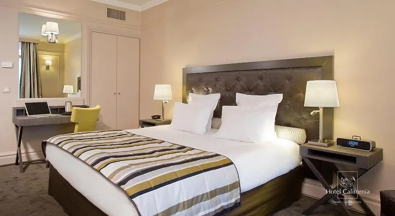 Hotel California Champs Elysées 4*